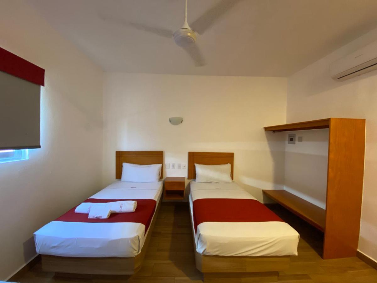 Hotel Lb Manzanillo Exterior photo