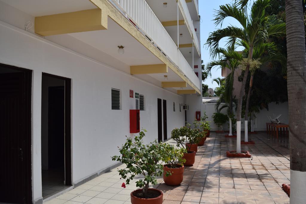Hotel Lb Manzanillo Exterior photo
