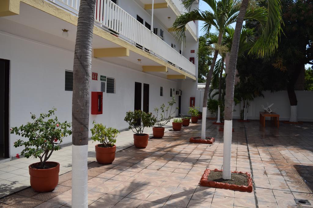 Hotel Lb Manzanillo Exterior photo