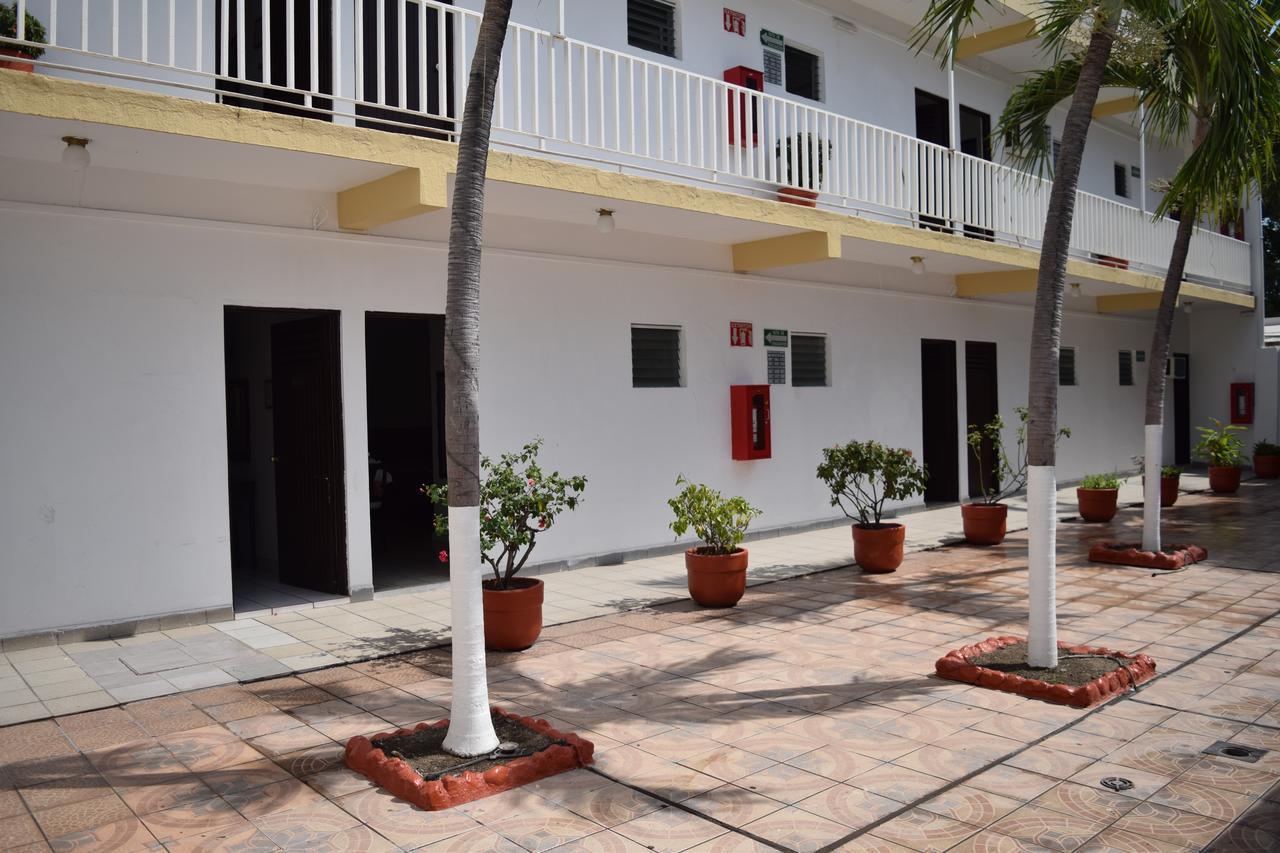 Hotel Lb Manzanillo Exterior photo